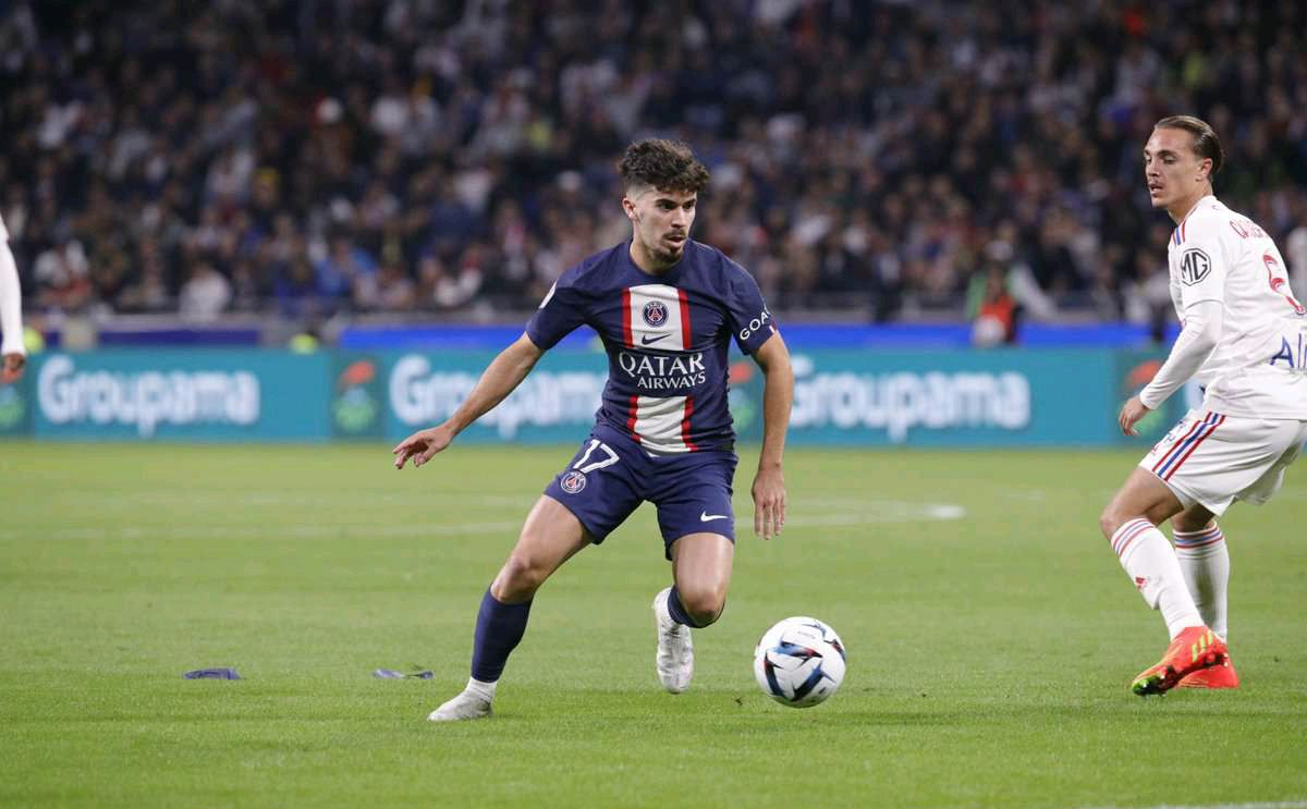 主动向主教 主动向主教